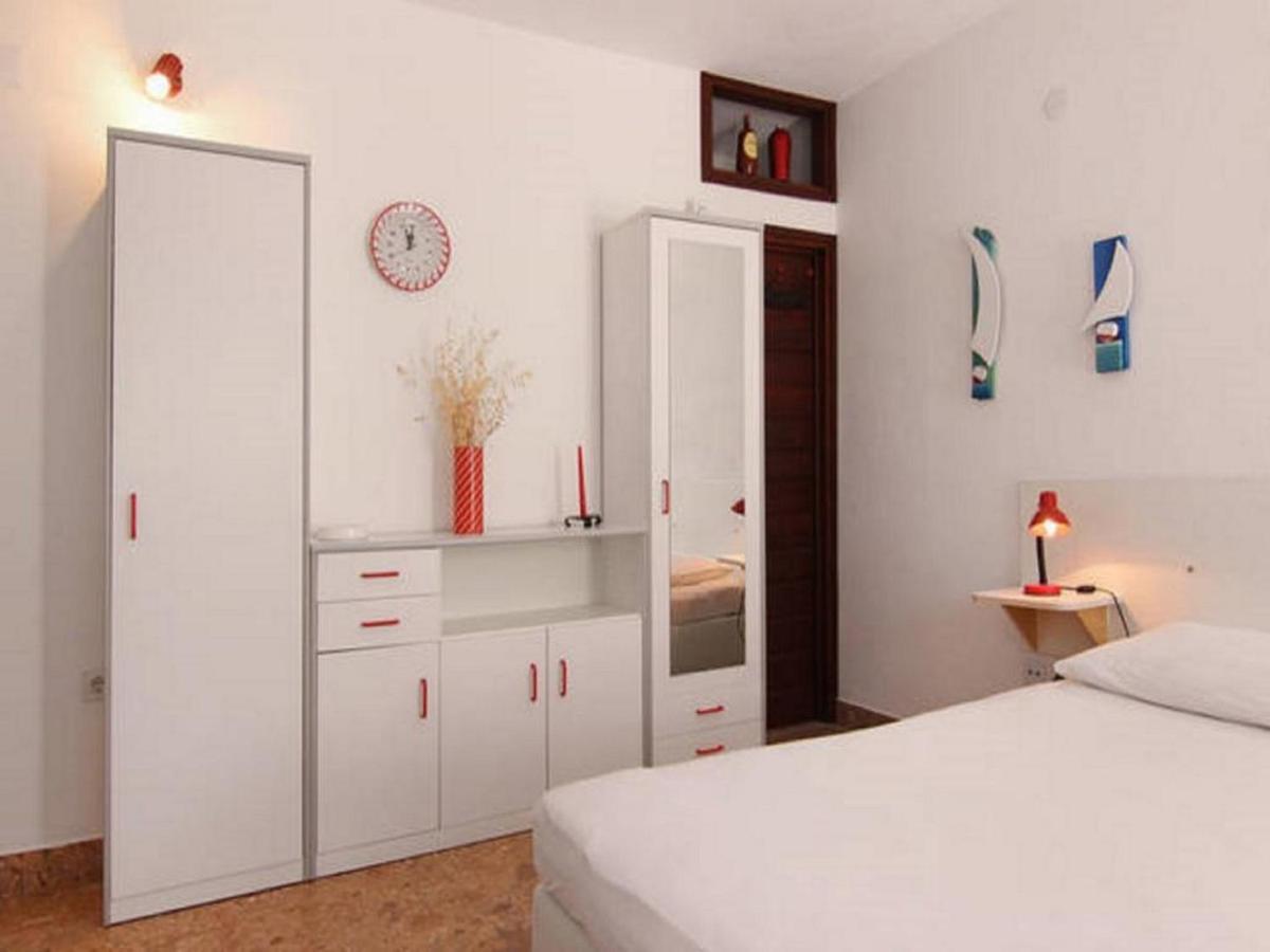 Apartments Nadia Bol Esterno foto