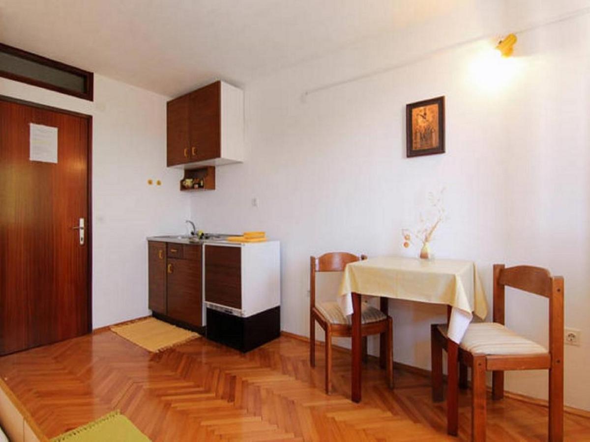 Apartments Nadia Bol Esterno foto